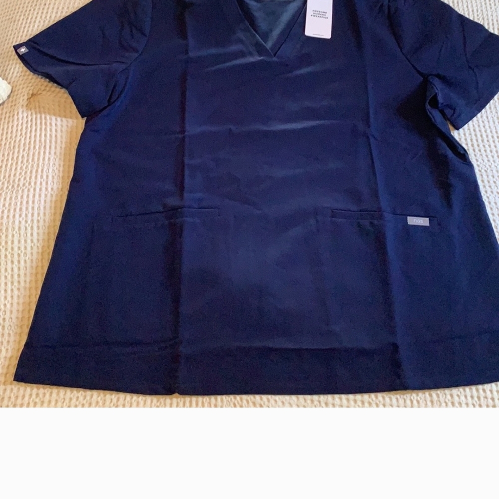 Figs Women's Navy Scrub Top